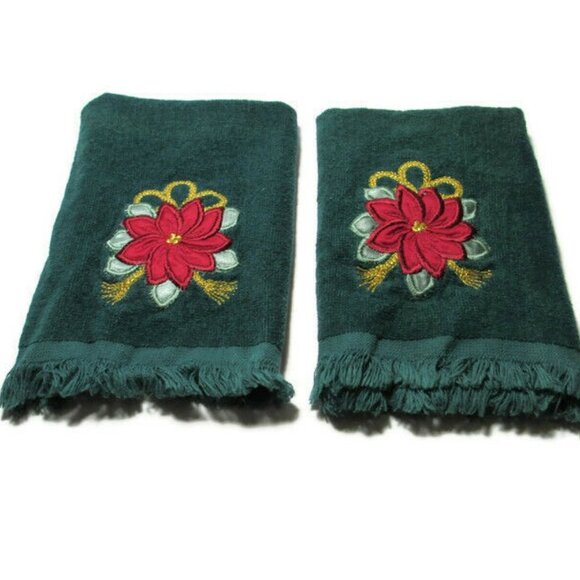 Other - VTG Christmas Lot 2 Bathroom Fingertip Towels Frin